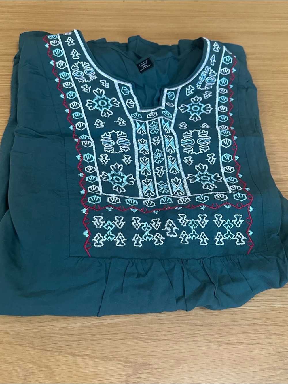 SHEIN Curve 2x Women’s Blouse with embroidered neckline - Picture 4 of 14
